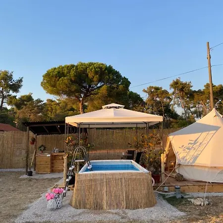 Camping Estera & Perla Glamping *